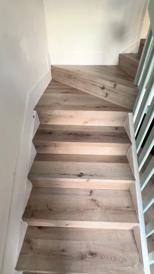 Harvest 8mm Vinyl + Stairs – Miami