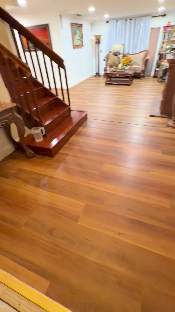 Rouge Oak 8mm Vinyl – Margate