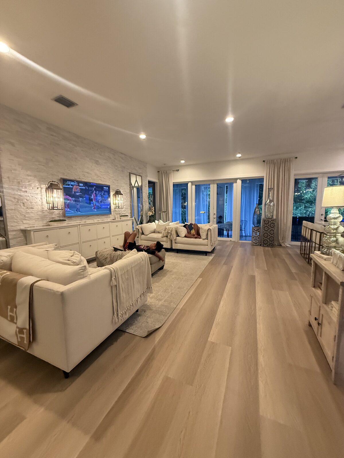 Creme Brulee Vinyl – Luxury Estate Install – photo 2